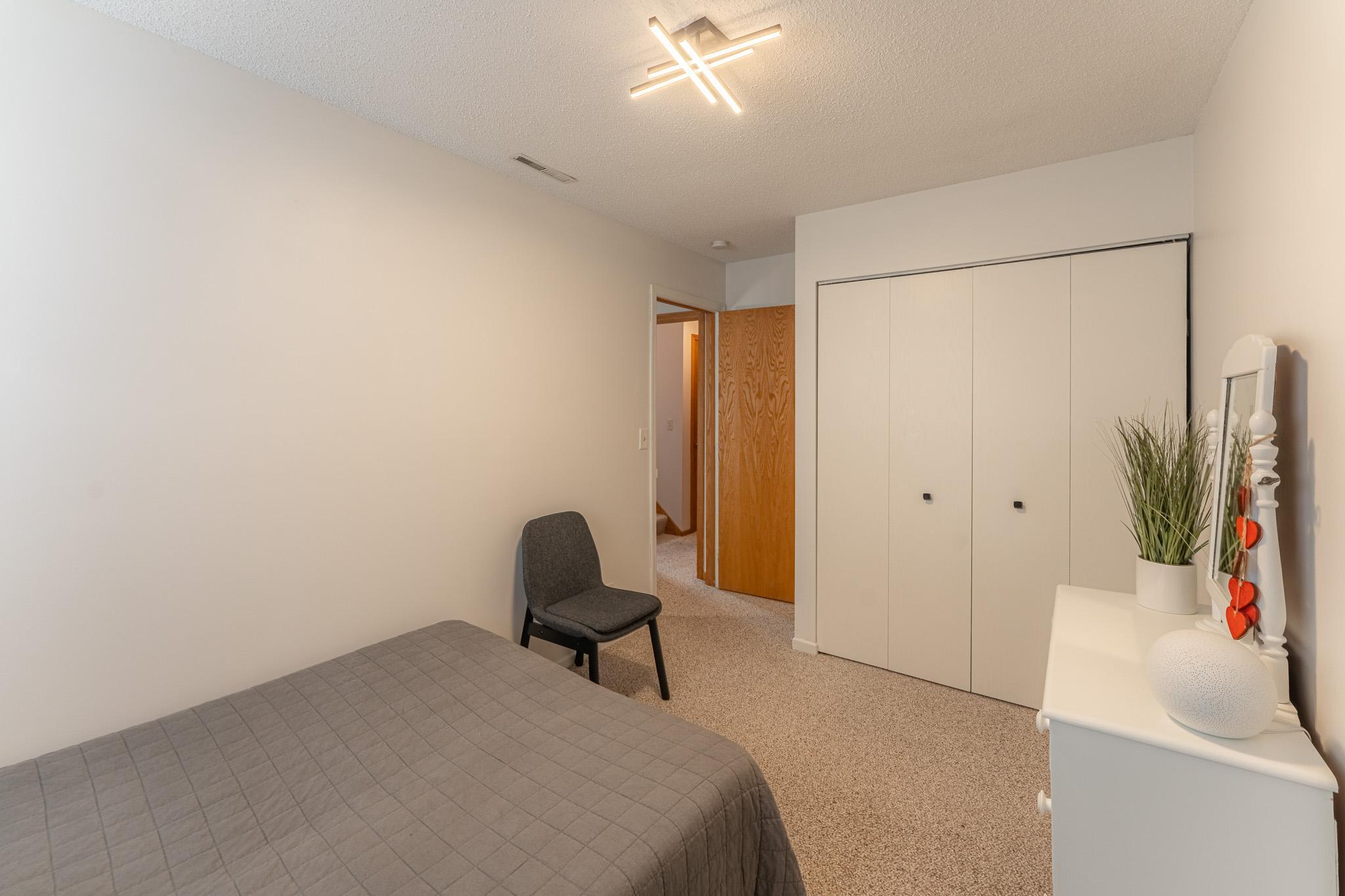 417 Wood Way, Burnsville, Minnesota image 31
