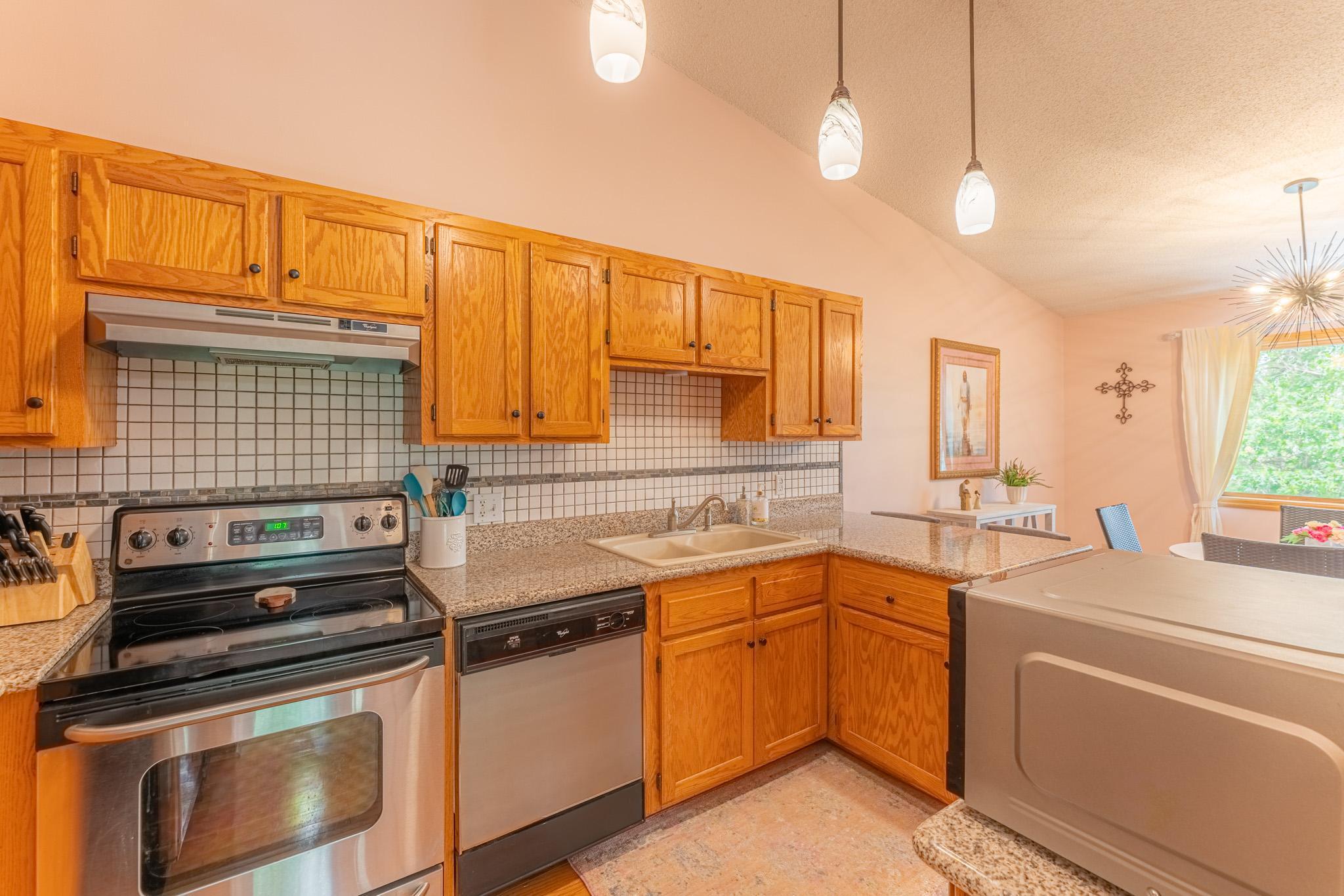 417 Wood Way, Burnsville, Minnesota image 14