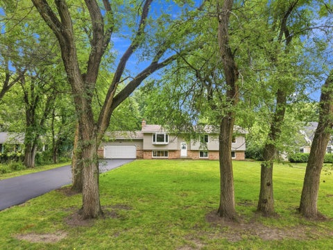 Homes For Sale - 25715 Wild Rose Lane<br/> Excelsior, MN 55331