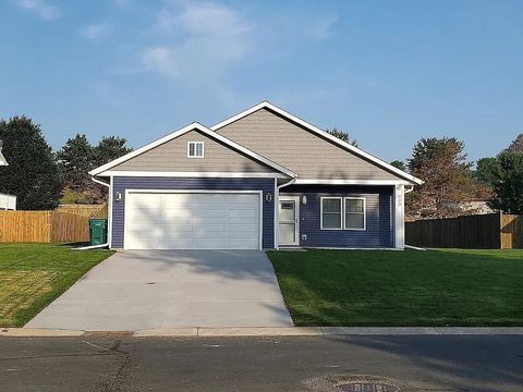 Homes For Sale - 900 8th Avenue<br/> Pine Island, MN 55963