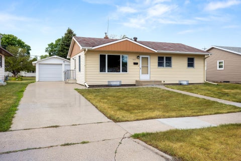 Homes For Sale - 1805 17th Street<br/> Fargo, ND 58103