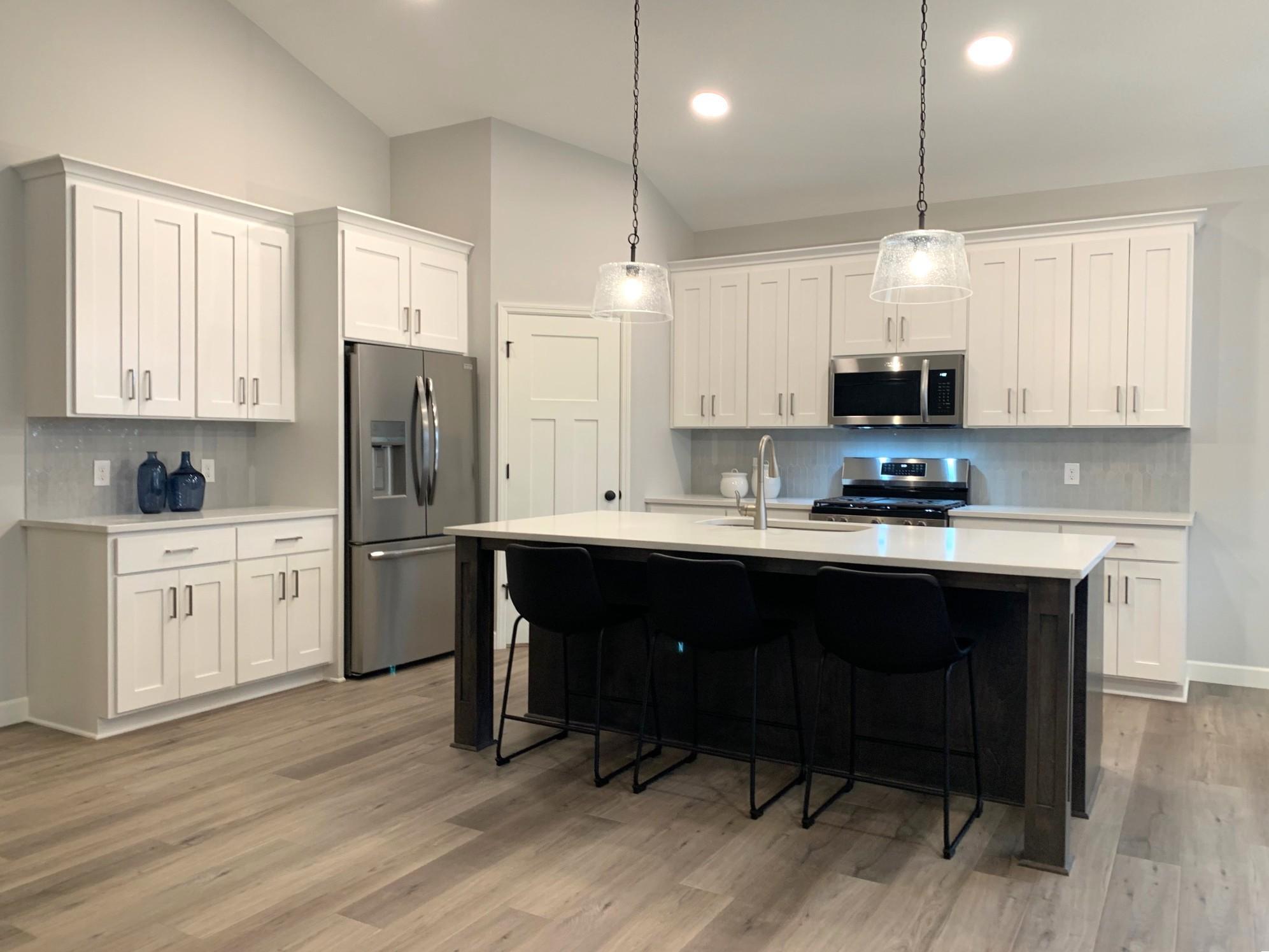 17963 Grantham Lane, Lakeville, Minnesota image 2