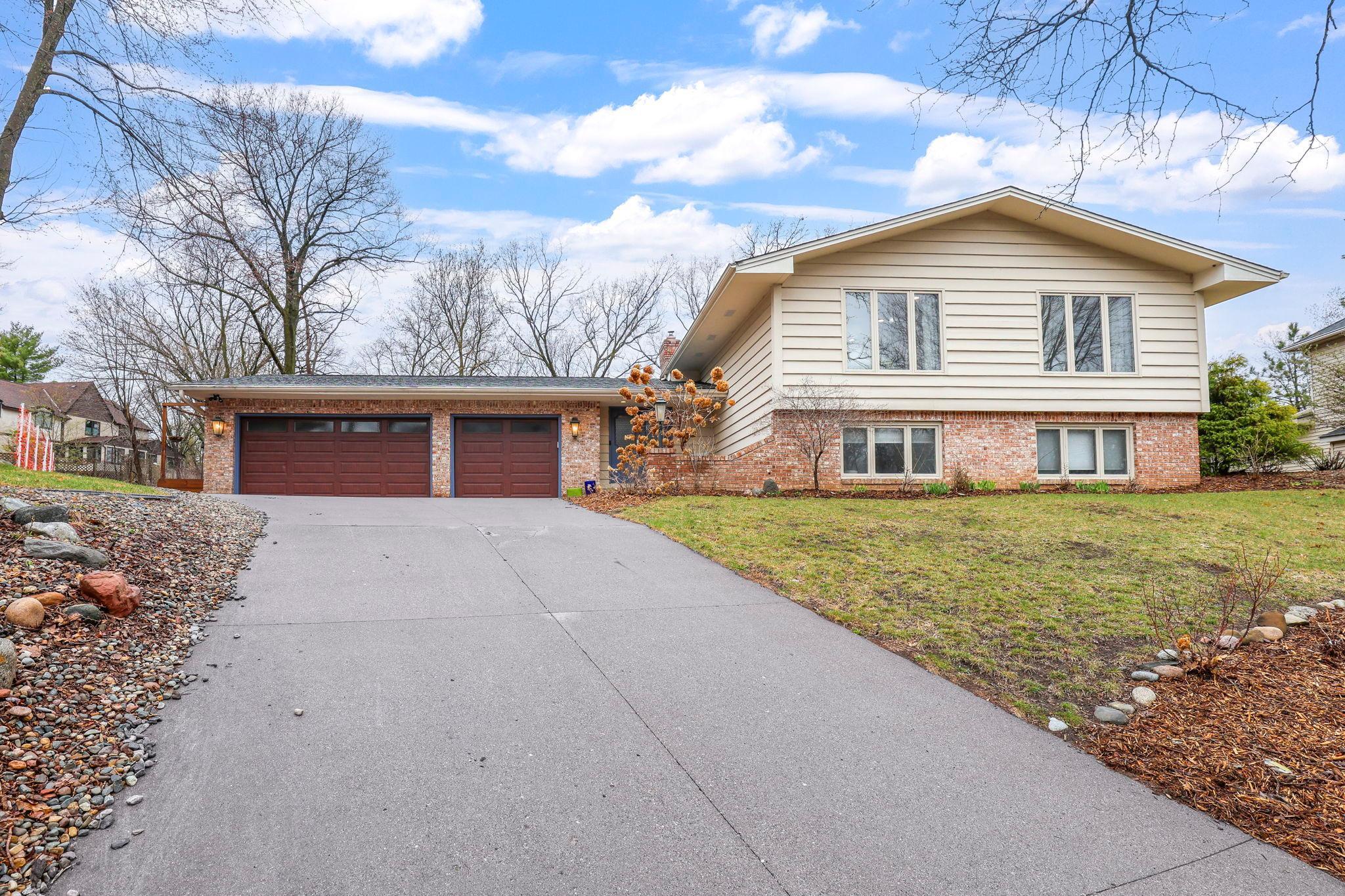 413 Brandywine Drive, Burnsville, Minnesota image 3
