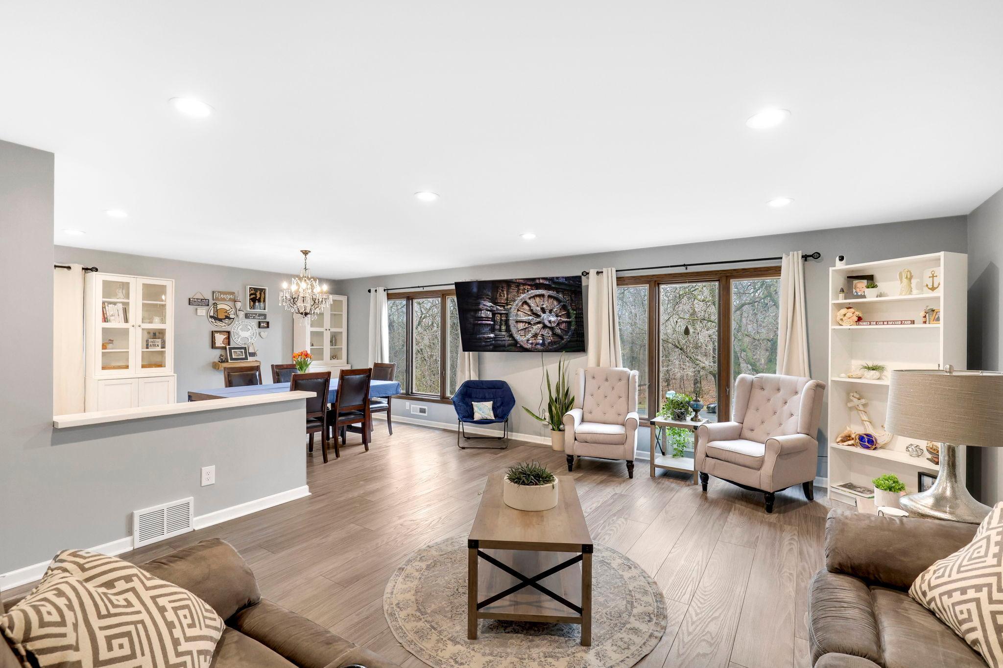 413 Brandywine Drive, Burnsville, Minnesota image 1