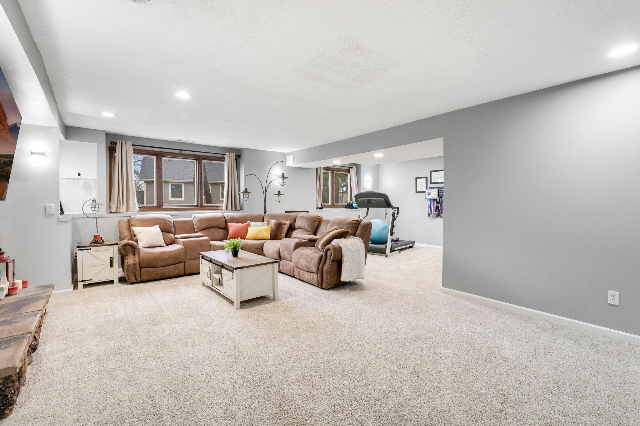 413 Brandywine Drive, Burnsville, Minnesota image 22