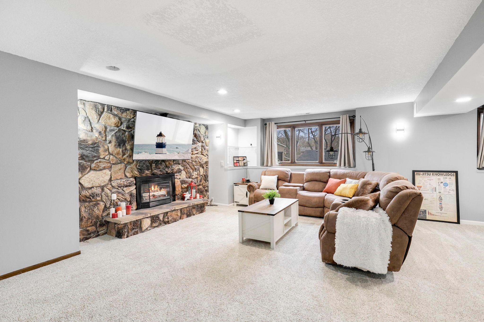 413 Brandywine Drive, Burnsville, Minnesota image 21