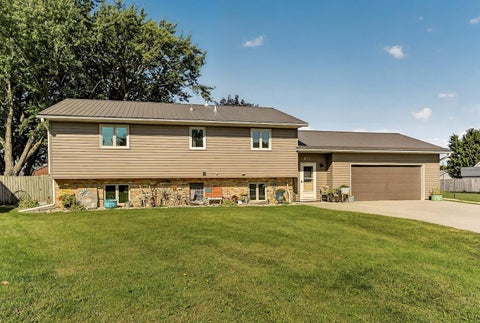 Homes For Sale - 813 3rd Avenue<br/> Olmsted County, Stewartville, MN 55976