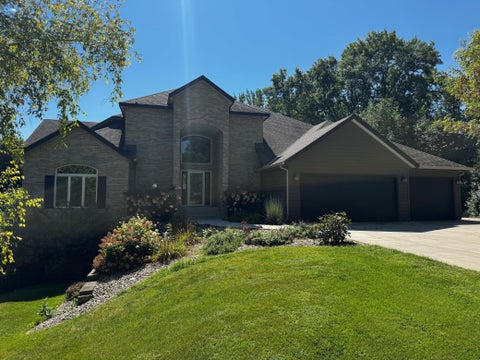 Homes For Sale - 20404 205th Court<br/> Mcleod County, Hutchinson, MN 55350