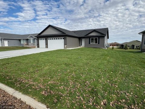 Homes For Sale - 320 Falcon Run<br/> Eagle Lake, MN 56024