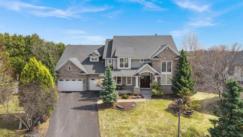 Homes For Sale - 2020 Edgewood Court<br/> Carver County, Chanhassen, MN 55317