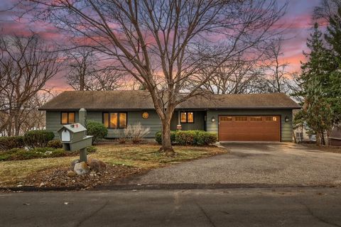 Homes For Sale - 13001 Maywood Lane<br/> Hennepin County, Hopkins, MN 55343