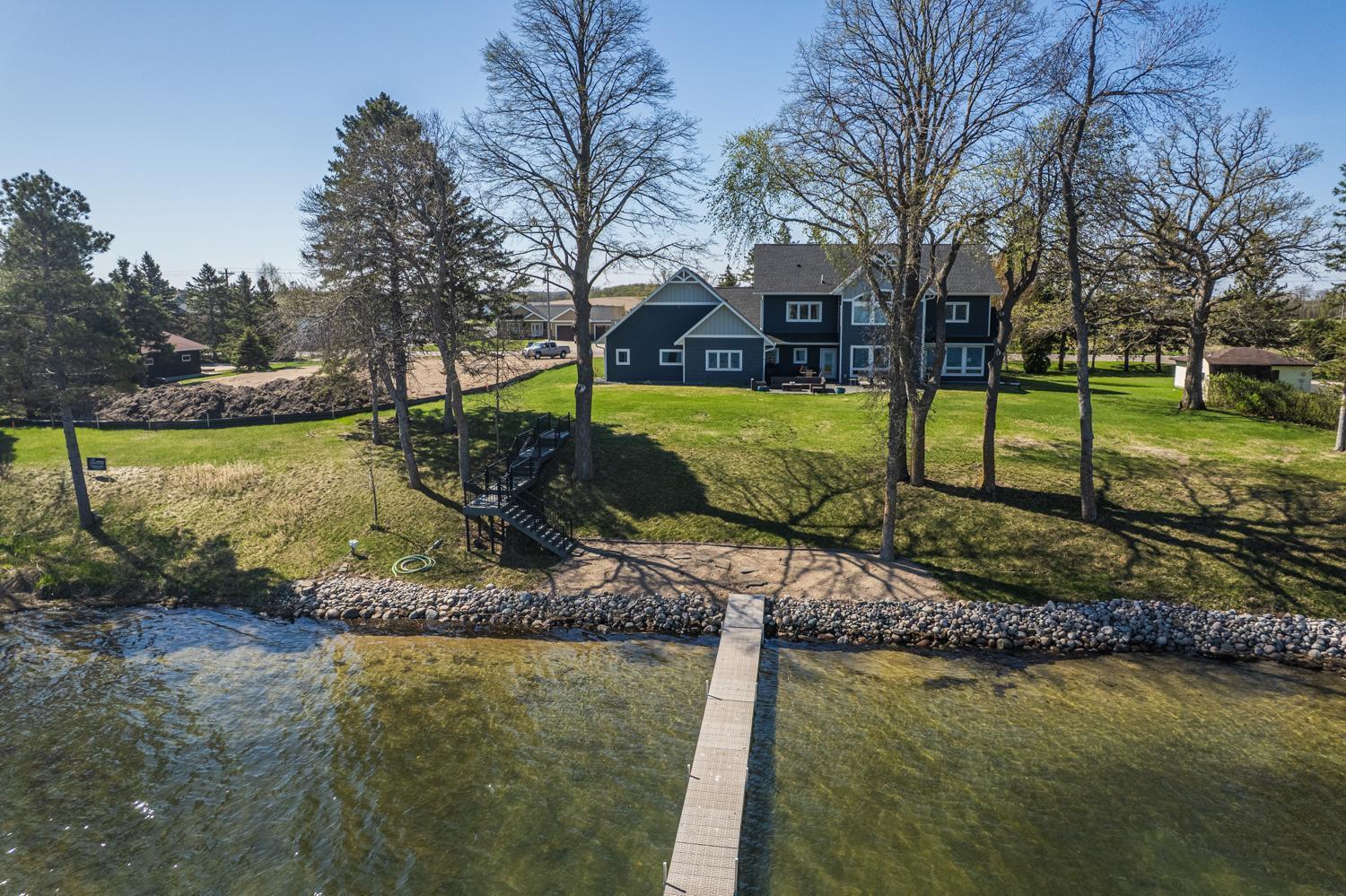 622 S South Shore Drive, Detroit Lakes, Minnesota image 2