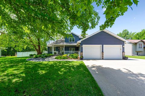 Homes For Sale - 1660 Mineral Springs Parkway<br/> Steele County, Owatonna, MN 55060