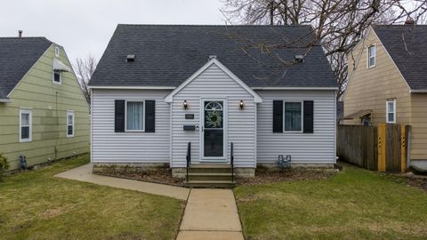 Homes For Sale - 1001 8th Avenue<br/> Mower County, Austin, MN 55912