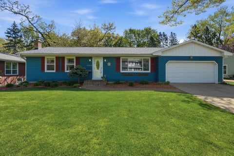 Homes For Sale - 2149 Lamplight Drive<br/> Washington County, Saint Paul, MN 55125