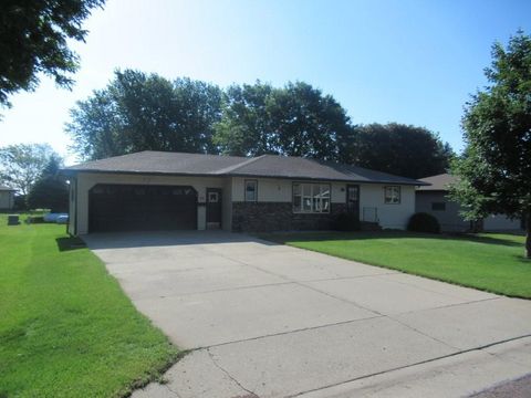 Homes For Sale - 513 S Elizabeth Avenue<br/> Hills, MN 56138