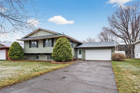 Homes For Sale - 187 Valleyside Drive<br/> Saint Paul, MN 55119