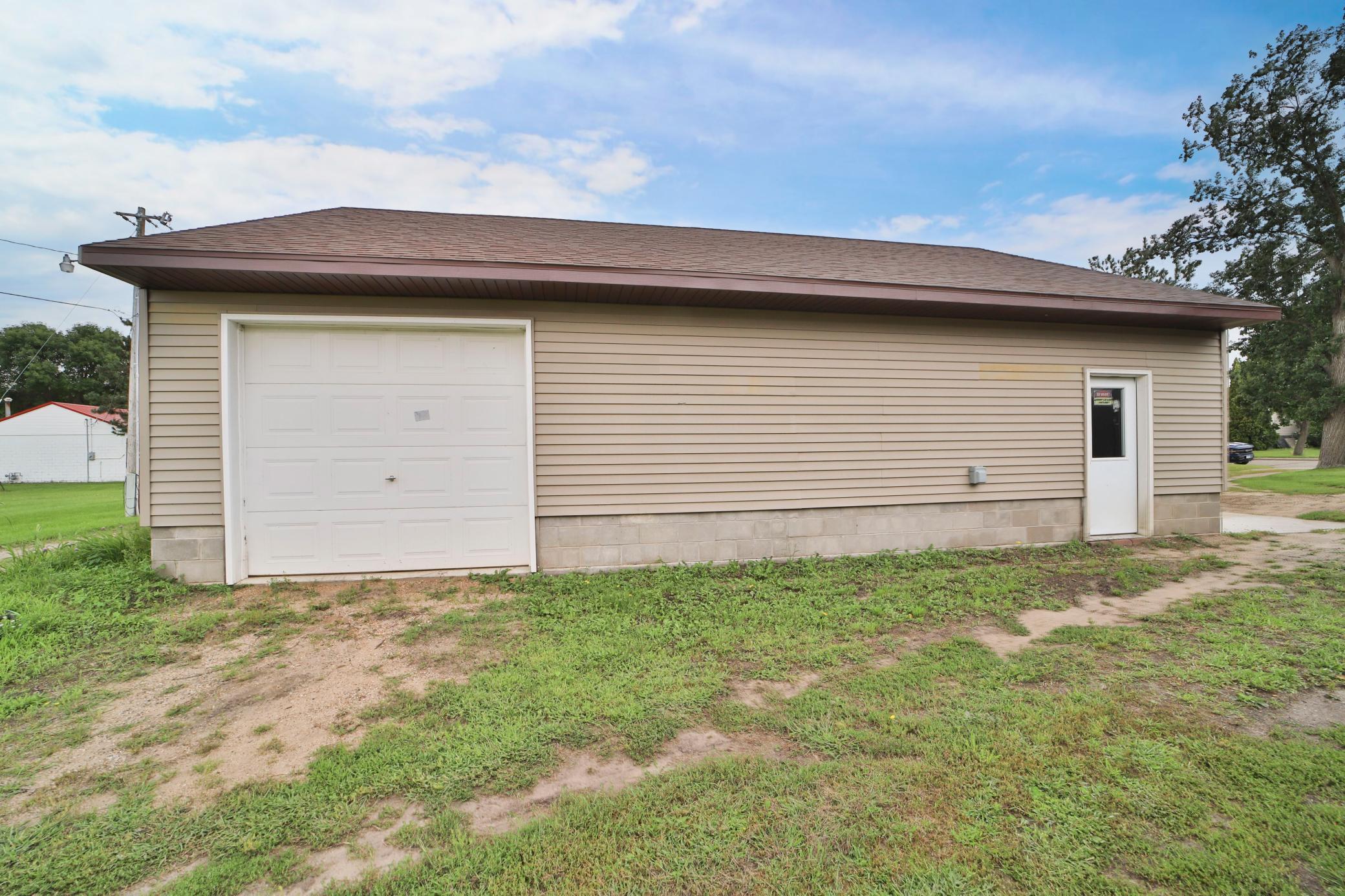 210 2nd Street, Staples, Minnesota image 34