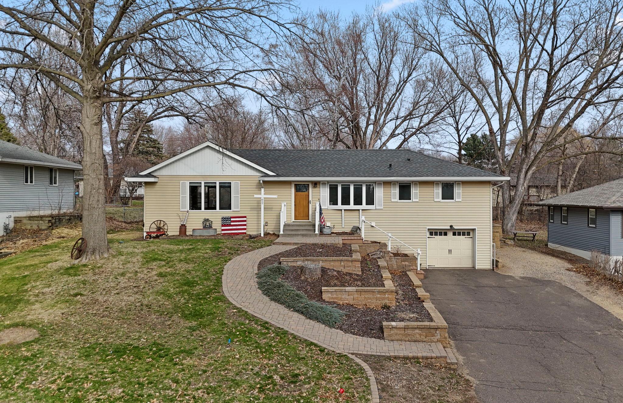 Front of home/landscaping