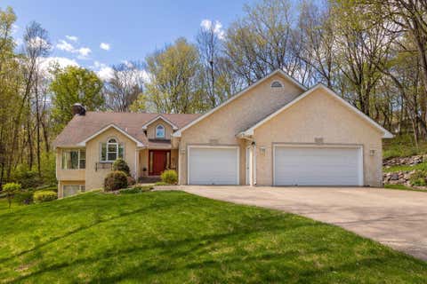 Homes For Sale - 1360 Parkview Drive<br/> Chaska, MN 55318