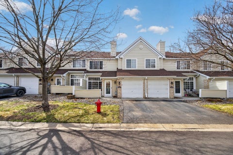 Townhouse For Sale - 15345 Greenhaven Lane<br/> Dakota County, Burnsville, MN 55306