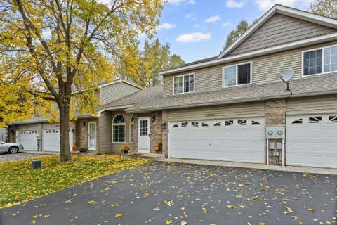 Townhouse For Sale - 10783 Tamarack Circle<br/> Anoka County, Minneapolis, MN 55433