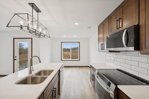 Townhouse For Sale - 18040 Walnut Circle<br/> Sherburne County, Big Lake, MN 55309