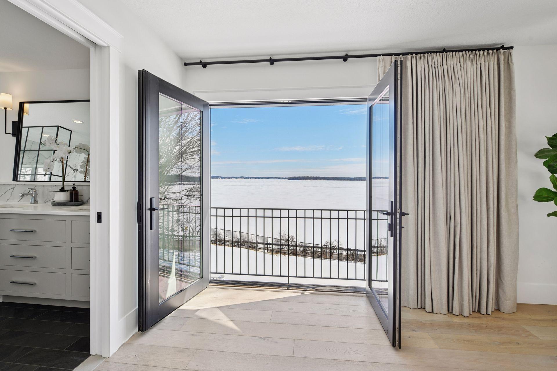 2070 Shoreline Drive, Wayzata, Minnesota image 24