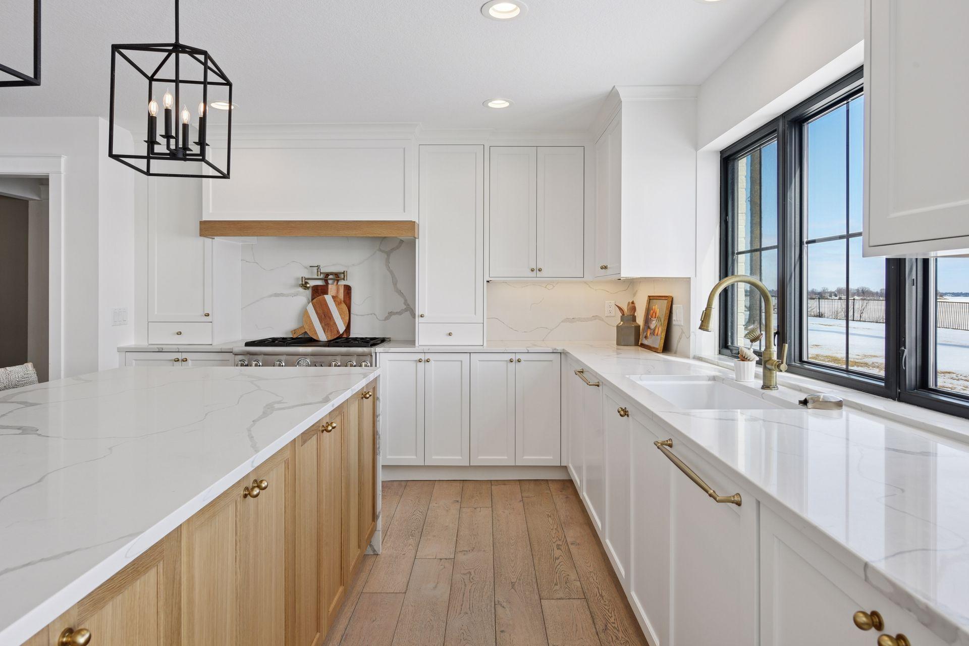 2070 Shoreline Drive, Wayzata, Minnesota image 11