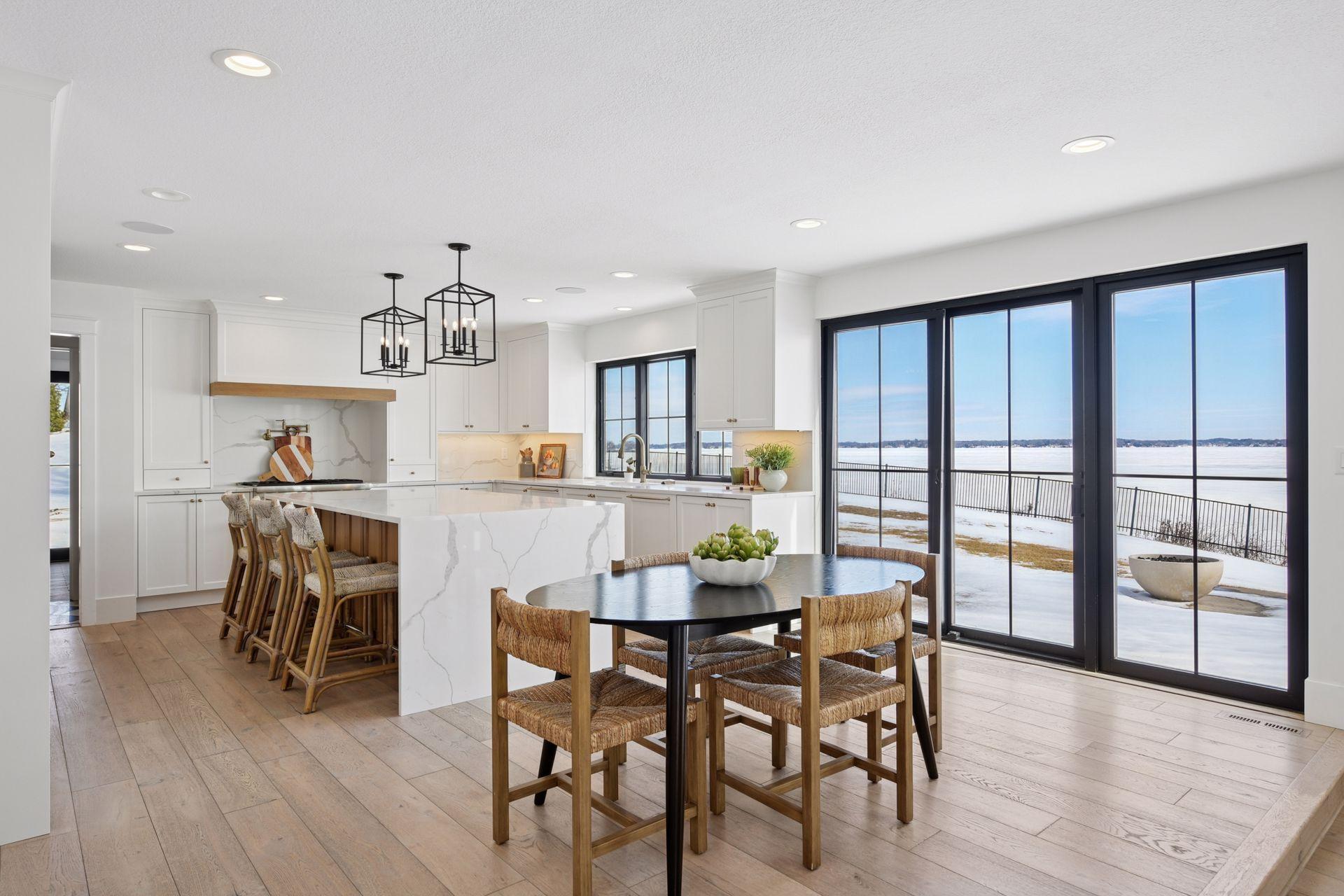 2070 Shoreline Drive, Wayzata, Minnesota image 12