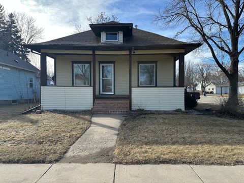 Homes For Sale - 631 N Cedar Street<br/> Rock County, Luverne, MN 56156
