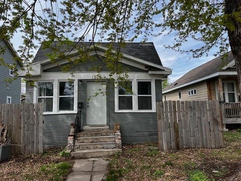 Homes For Sale - 1921 Queen Avenue<br/> Minneapolis, MN 55411