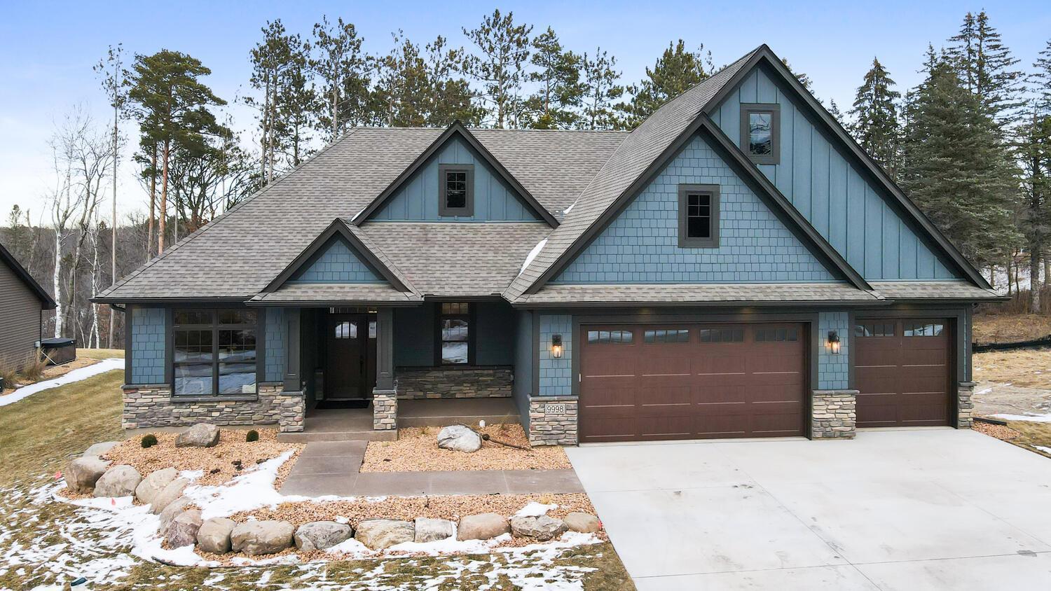 9998 211th Court, Forest Lake, Minnesota image 1
