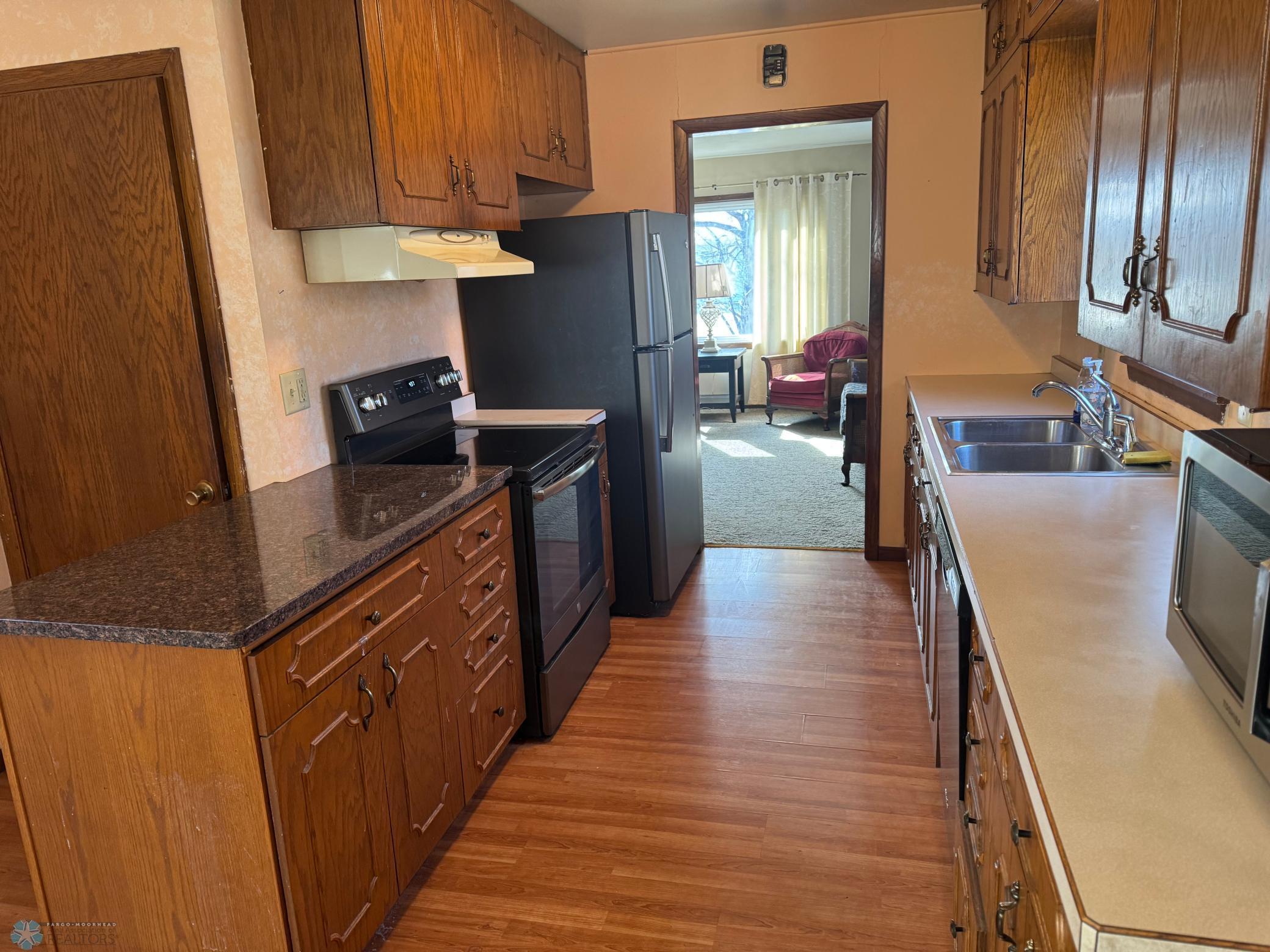 1649 1st Street, Fargo, North Dakota image 2