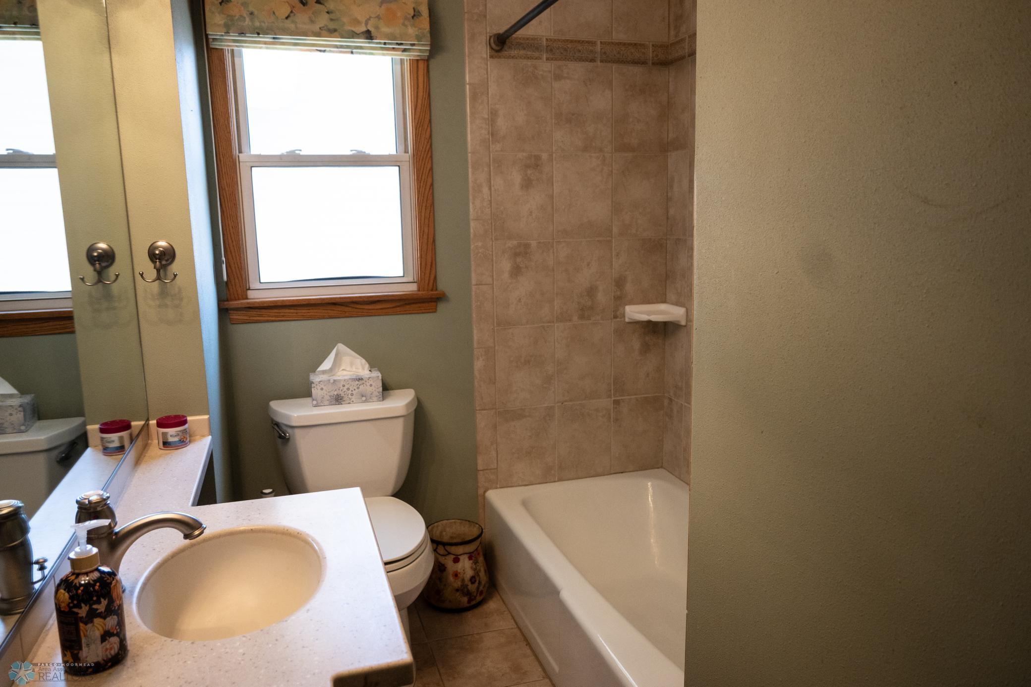 1649 1st Street, Fargo, North Dakota image 11