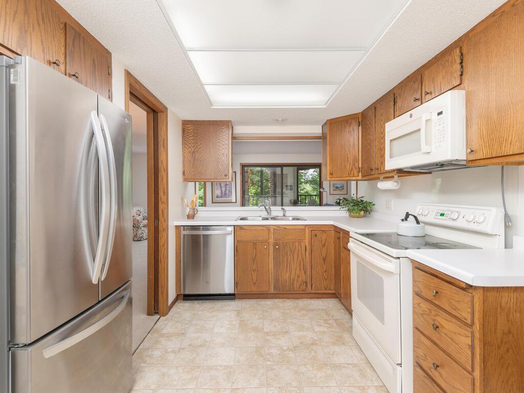 5501 Dewey Hill Road #233, Edina, Minnesota image 3