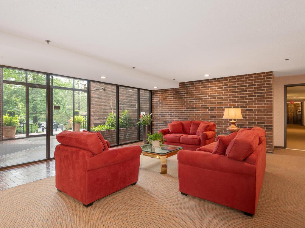 5501 Dewey Hill Road #233, Edina, Minnesota image 36