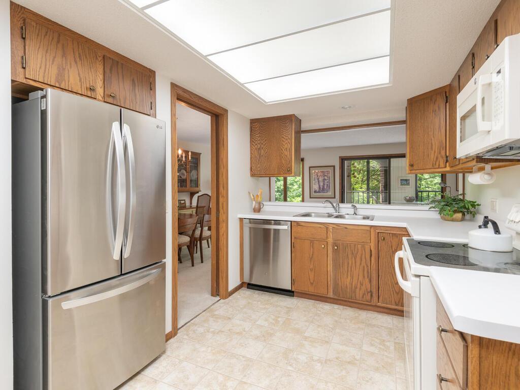 5501 Dewey Hill Road #233, Edina, Minnesota image 9