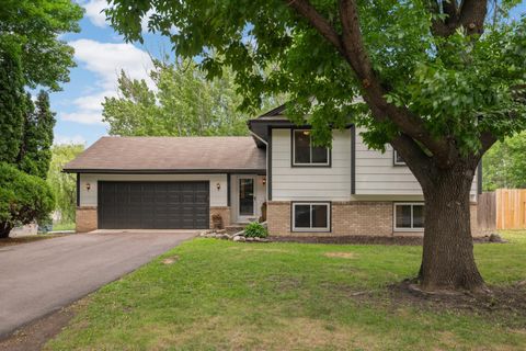 Homes For Sale - 8900 Rosewood Lane<br/> Osseo, MN 55369