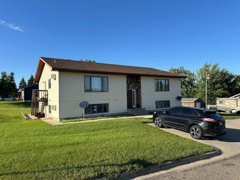 Multifamily For Sale - 411 11th Avenue<br/> Ransom County, Lisbon, ND 58054