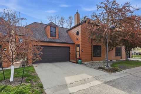 Townhouse For Sale - 1415 W Gateway Circle<br/> Cass County, Fargo, ND 58103