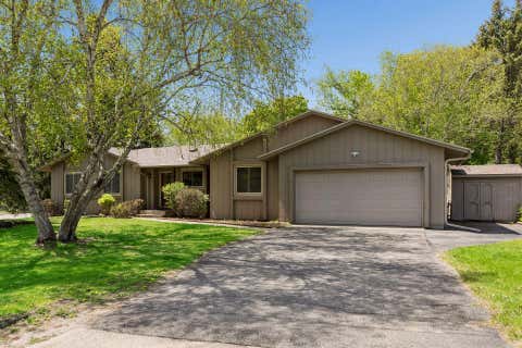 Homes For Sale - 13720 Oakland Drive<br/> Dakota County, Burnsville, MN 55337
