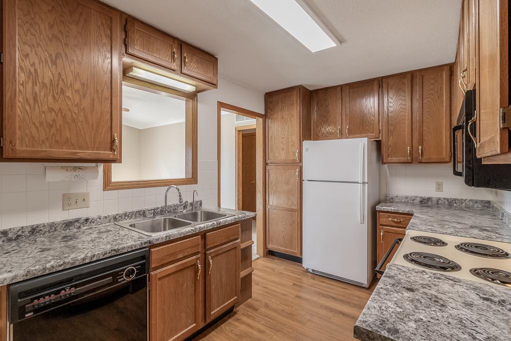 10 E Ottawa Street, Le Center, Minnesota image 3
