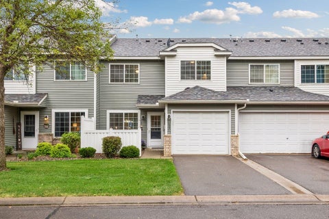 Townhouse For Sale - 6991 21st Street<br/> Oakdale, MN 55128