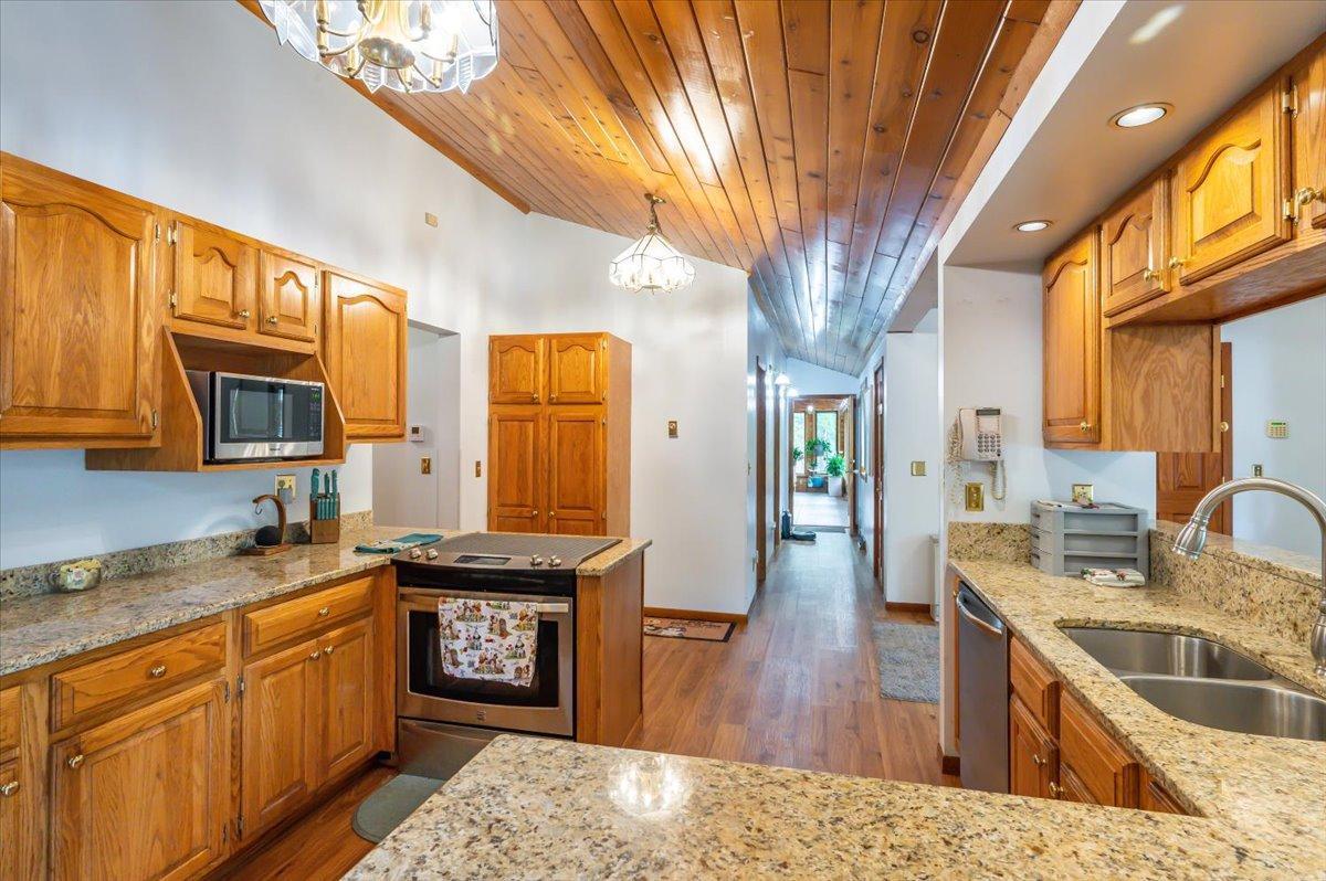 11567 E South Lake Boulevard, Lake Nebagamon, Wisconsin image 7