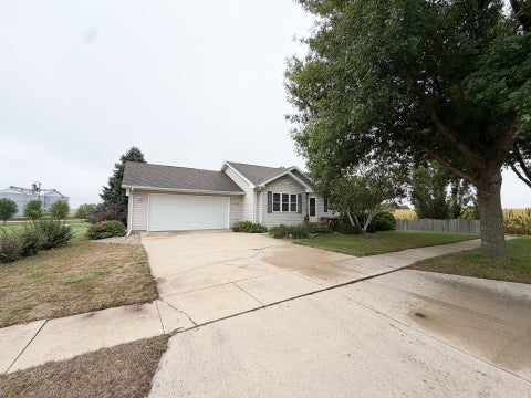 Homes For Sale - 1112 Cherry Drive<br/> Luverne, MN 56156