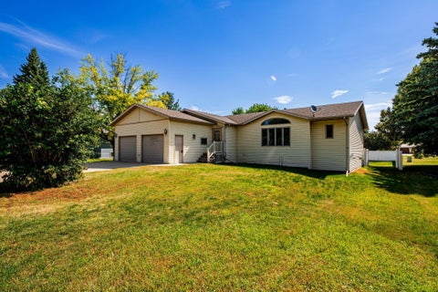 Homes For Sale - 1105 Broadway Street<br/> Lisbon, ND 58054