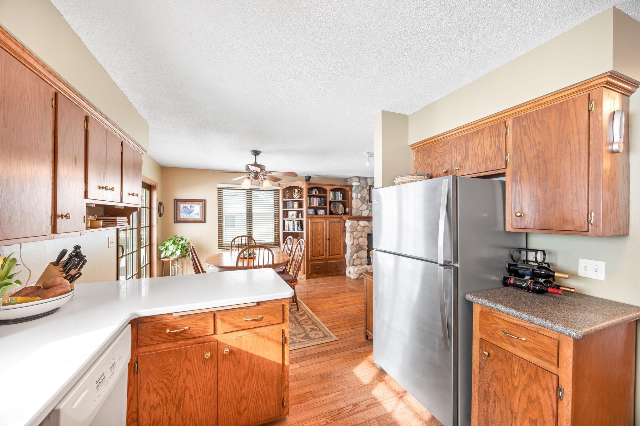 6825 N Shore Drive, Rockford, Minnesota image 5