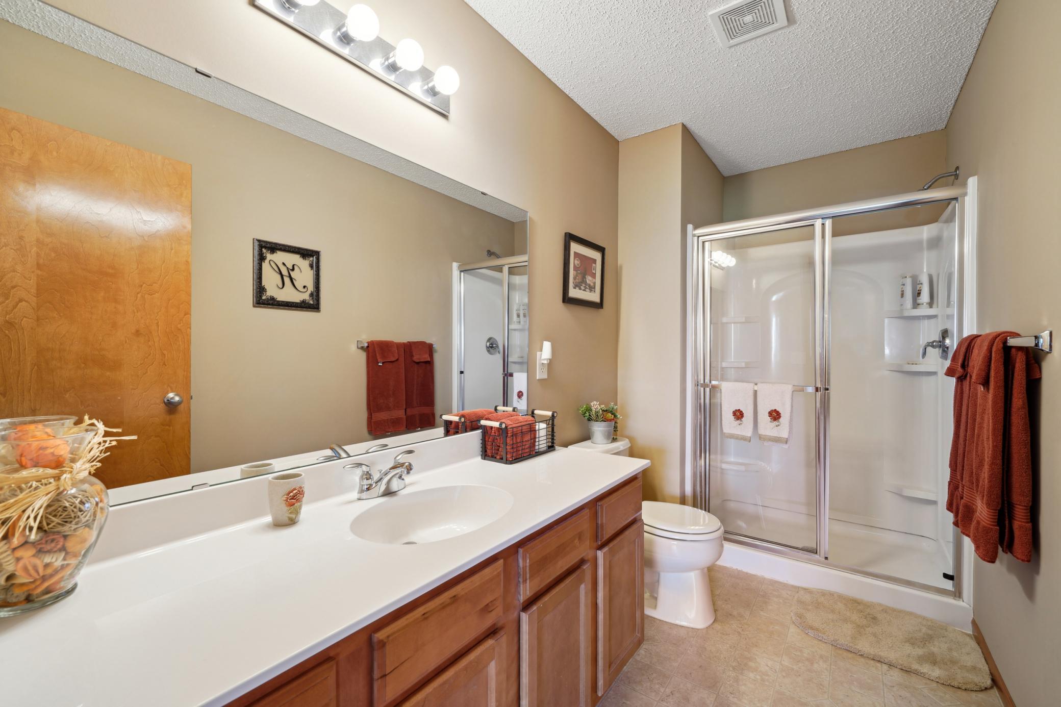 21323 Hytrail Circle, Lakeville, Minnesota image 26