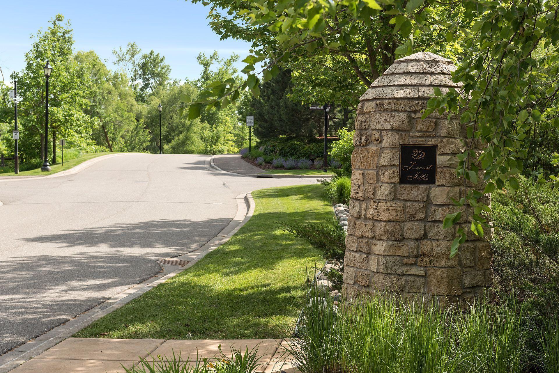 1650 Locust Hills Place, Wayzata, Minnesota image 35